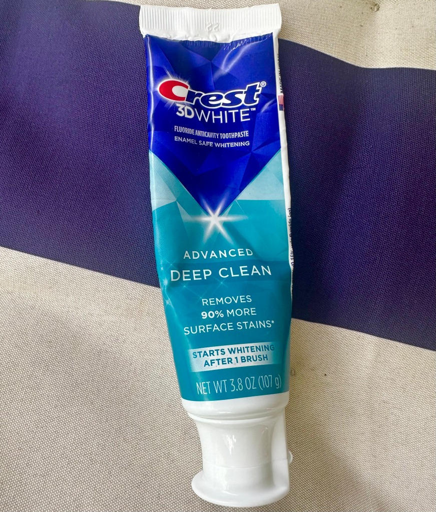 Crest 3D White Advanced Clean toothpaste